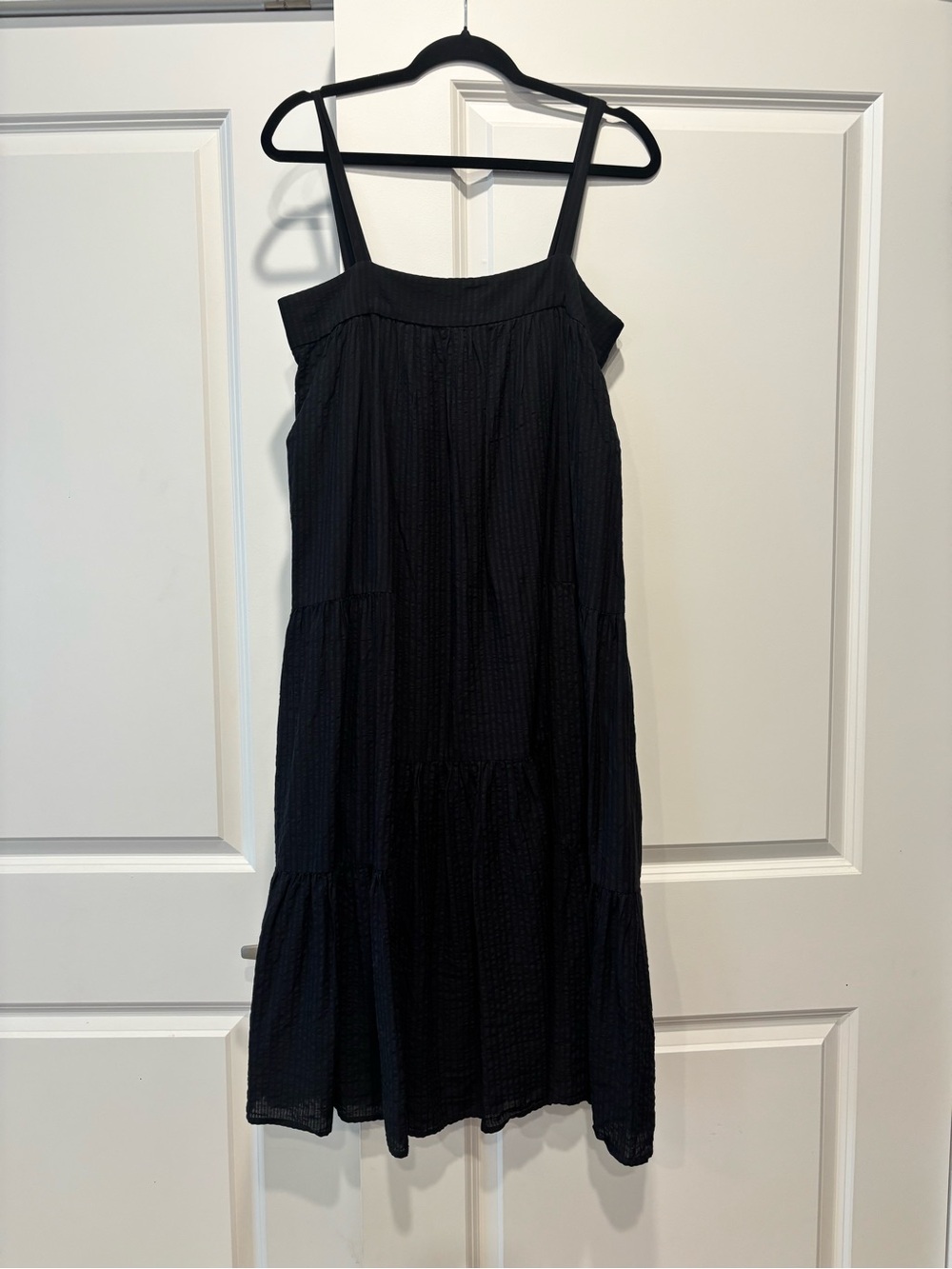 Jenni Kayne Black Seersucker Midi Dress | Size Small | Tiered Summer Dress